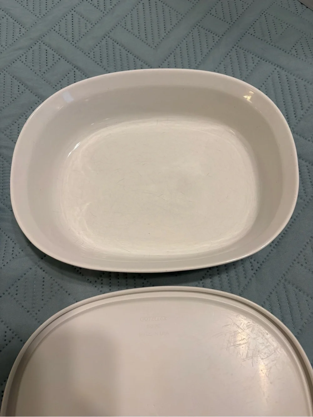 Corning Ware French White Round 16oz & a 1.4 L Oval Casserole Dish Both W/Lids